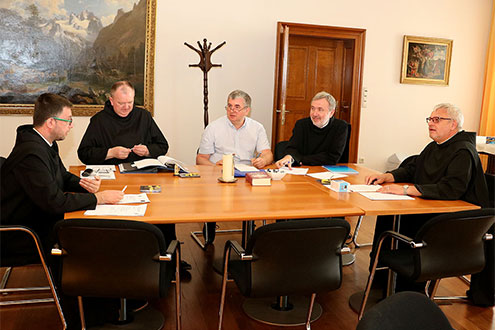 Das Bild zeigt die Teilnehmer der Interprovinziellen Kommission in Wien 2017.