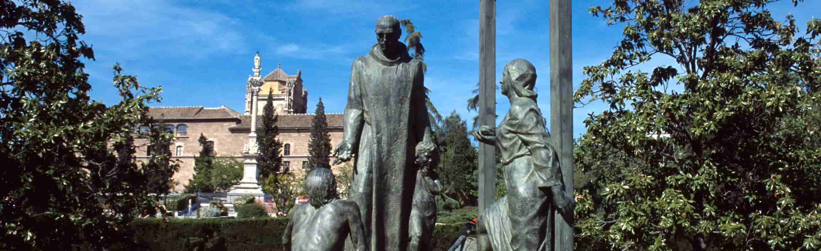 Das Bild zeigt das Denkmal des hl. Johannes von Gott in Granada