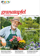Das Bild zeigt das Cover des Granatapfel Magazins 7-8/2024 mit einem Mann, der im Garten arbeitet.