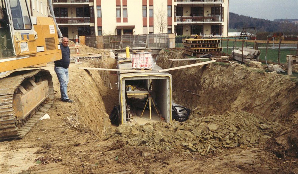 Das Bild zeigt die Baustelle zur Entstehung des Verbindungsganges