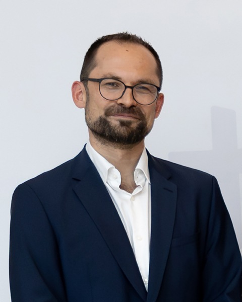 Das Bild zeigt Primarius Dr. Johannes Hofer.