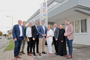 Gruppenbild bei der Eröffnung des Kinder-Gesundheitszentrums der Barmherzigen Brüder in Zeltweg.